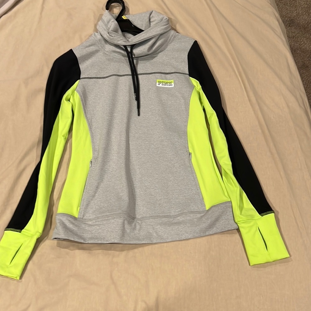 Women pink crewneck